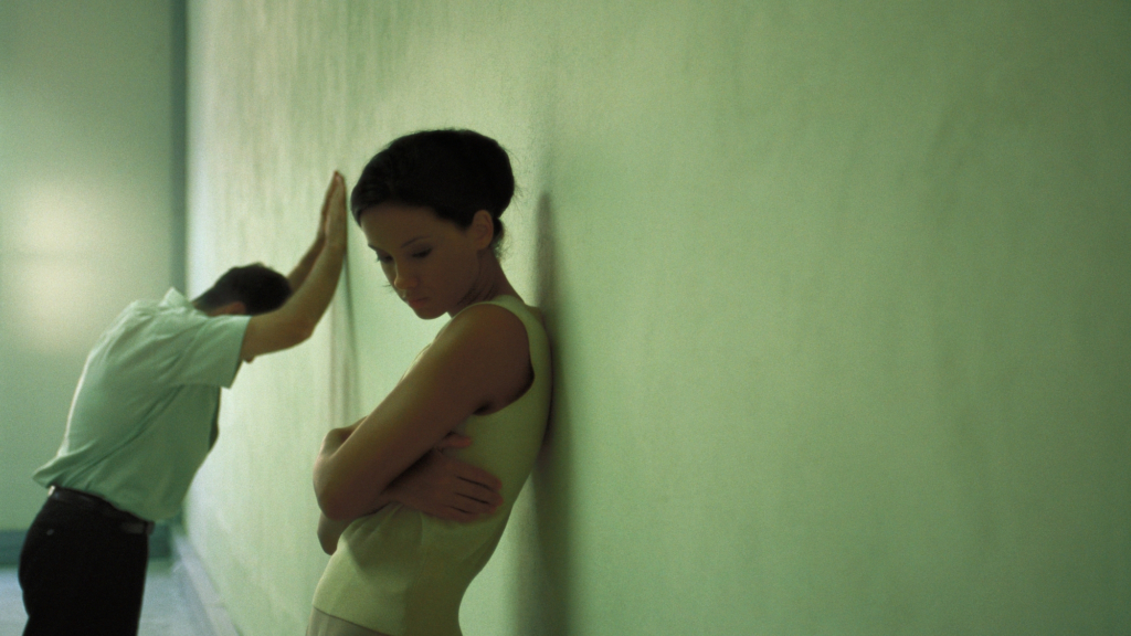 3 Ways ‘Tolyamory’ Sabotages Your Relationship