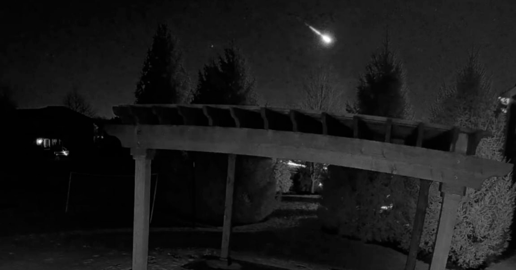 Everything we know about the giant fireball that just lit up the Midwest sky