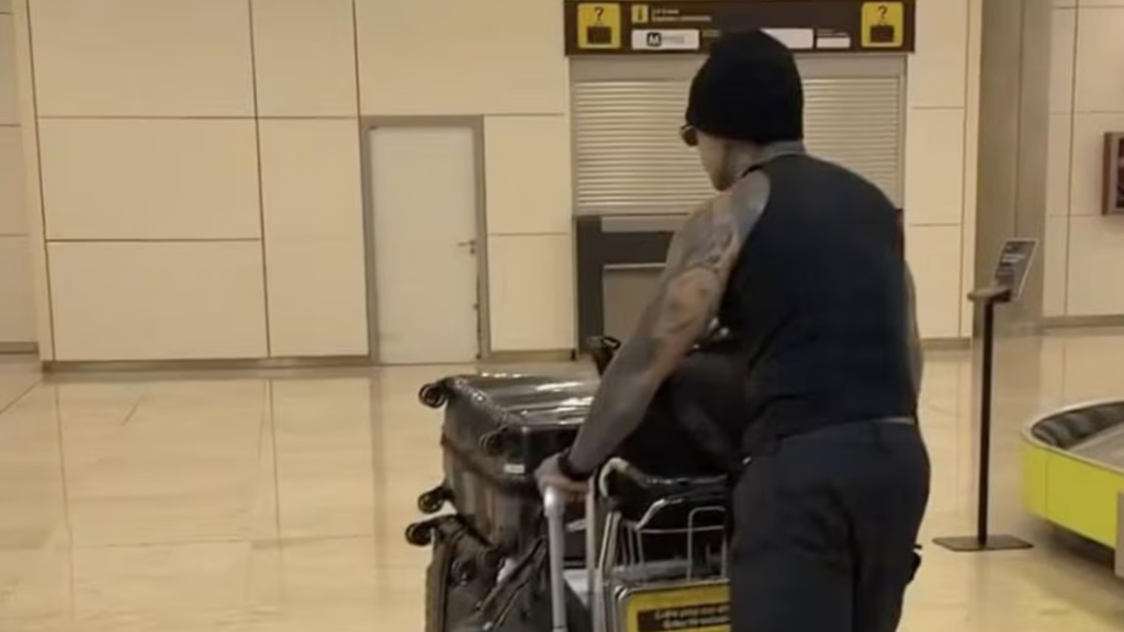 Man banned from airline over blow-up farts at 35,000 feet